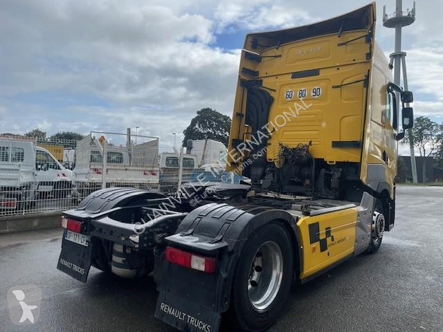 Traktor Renault 520 Gamme T