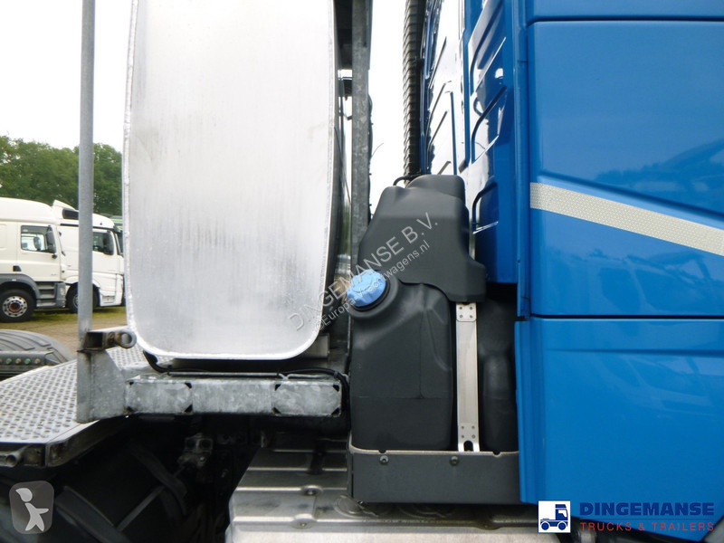 Traktor Volvo 8X4 Euro 6 / 150000 kg
