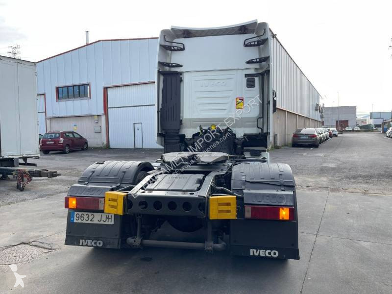 Tahač Iveco