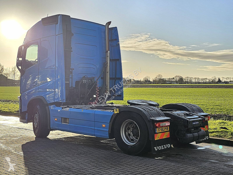 Tractor Volvo FH  PTO SKIRTS VEB+