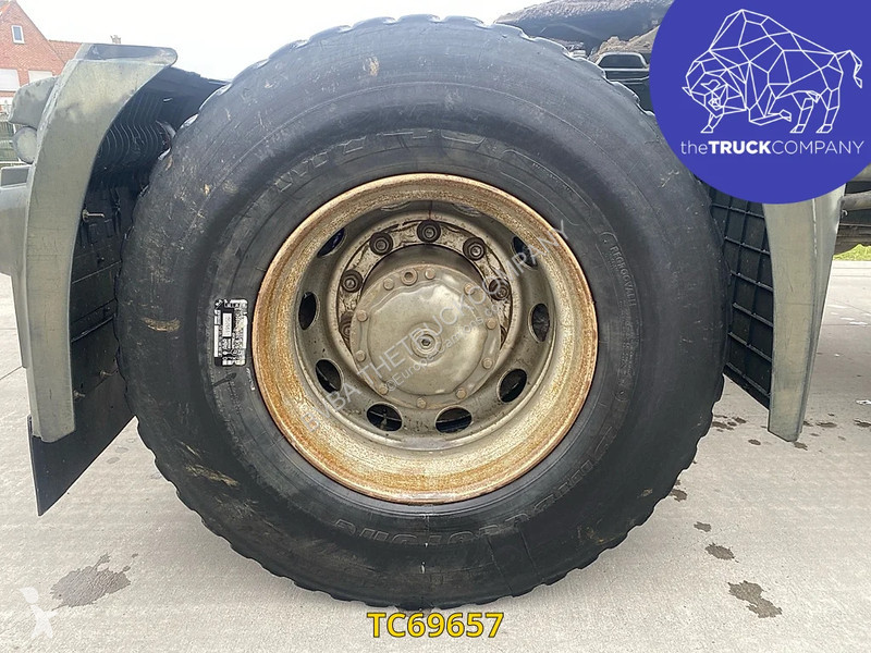 Traktor Mercedes 2048