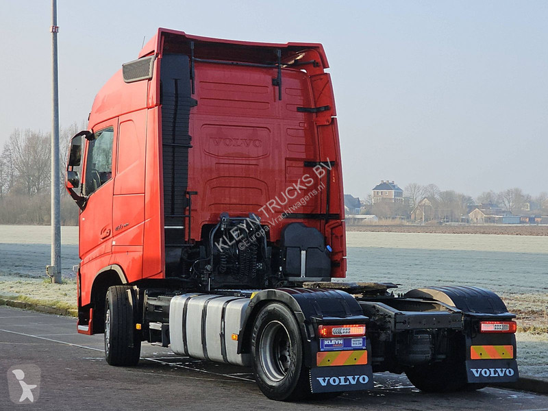 Trekker Volvo FH  XENON 2X TANK VEB+