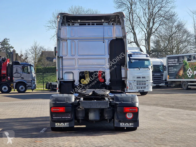 Traktor DAF 440 SpaceCab 4x2 - Full spoiler -...