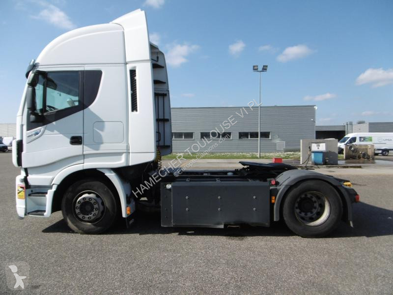Tracteur Iveco NP 460