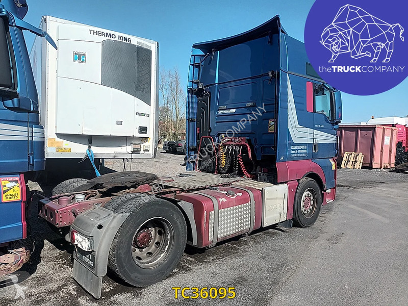 Traktor MAN 440