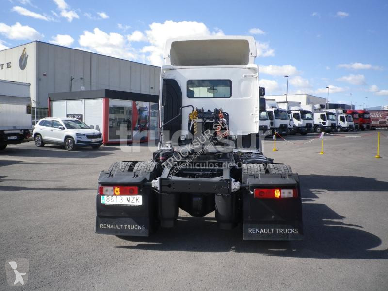 Trekker Renault  D WIDE 320.18