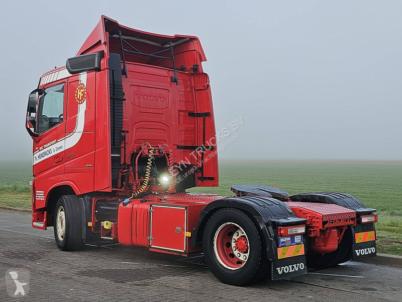 Traktor Volvo 420 LOWROOF VEB+
