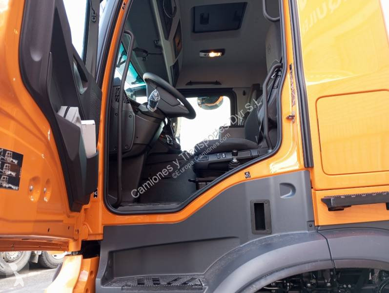 Traktor Mercedes