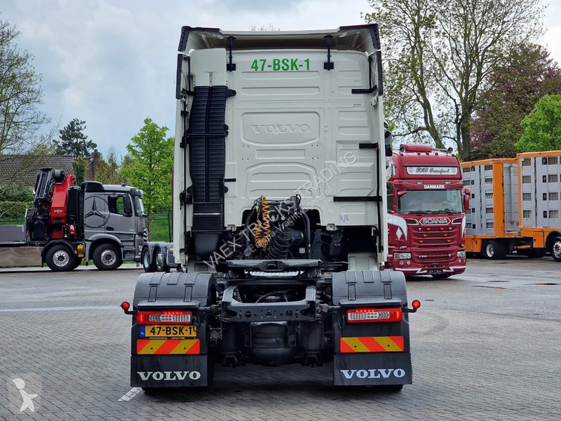 Traktor Volvo 13540 Globetrotter 4x2 - Custom...