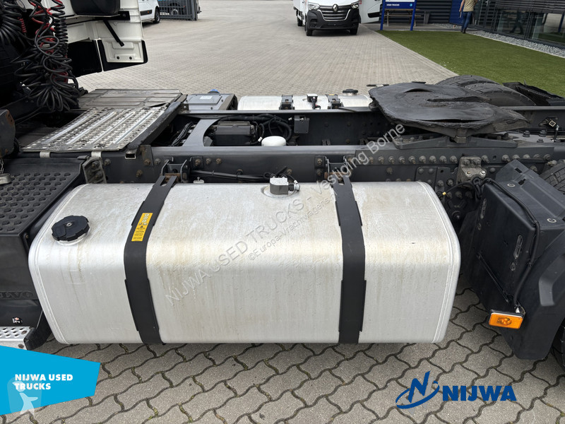 Tahač Volvo 430 4x2 X-Low + Xenon