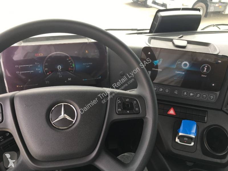 Traktor Mercedes