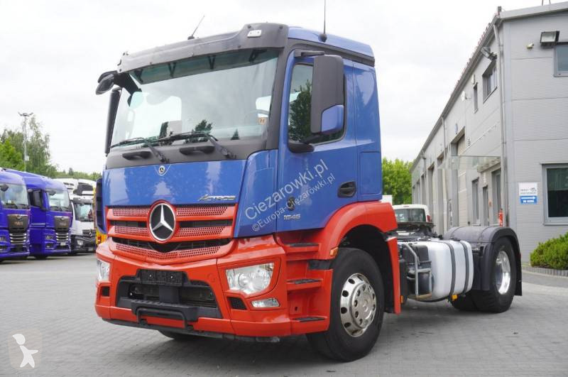 Cap tractor Mercedes