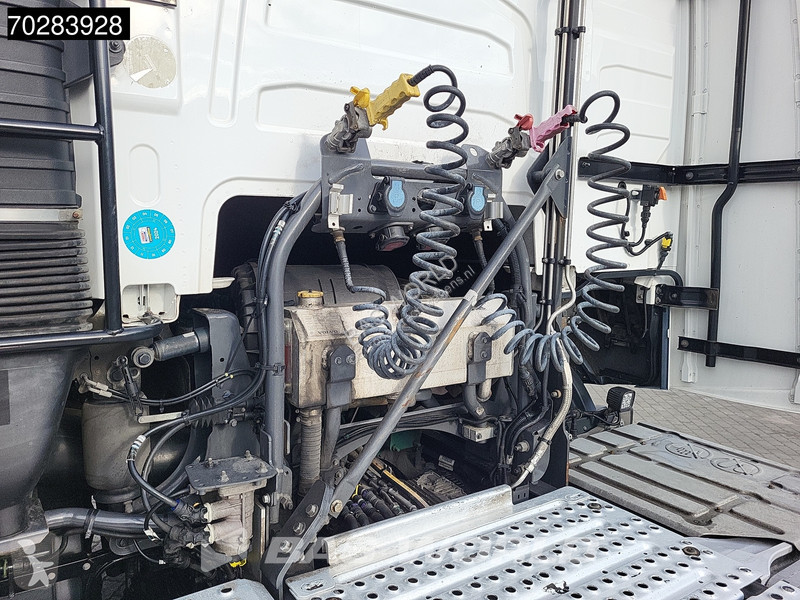 Tahač Volvo FH  4X2 LNG VEB+ ADR VDS I-ParkCool...