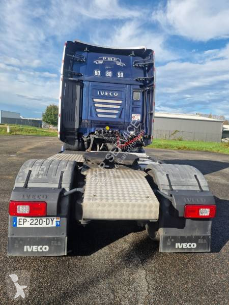 Tahač Iveco