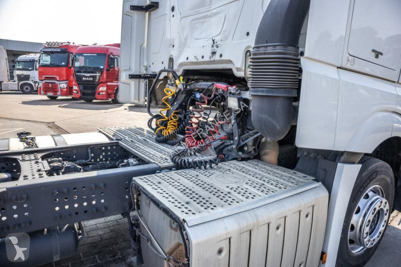Tahač Mercedes ACTROS 1845 LS