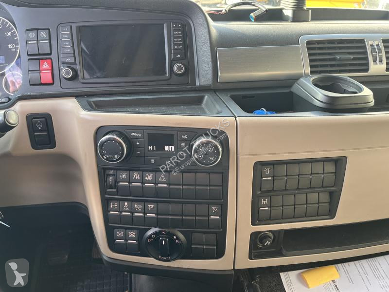 Traktor MAN 26.500