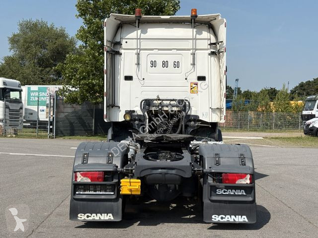Traktor Scania...