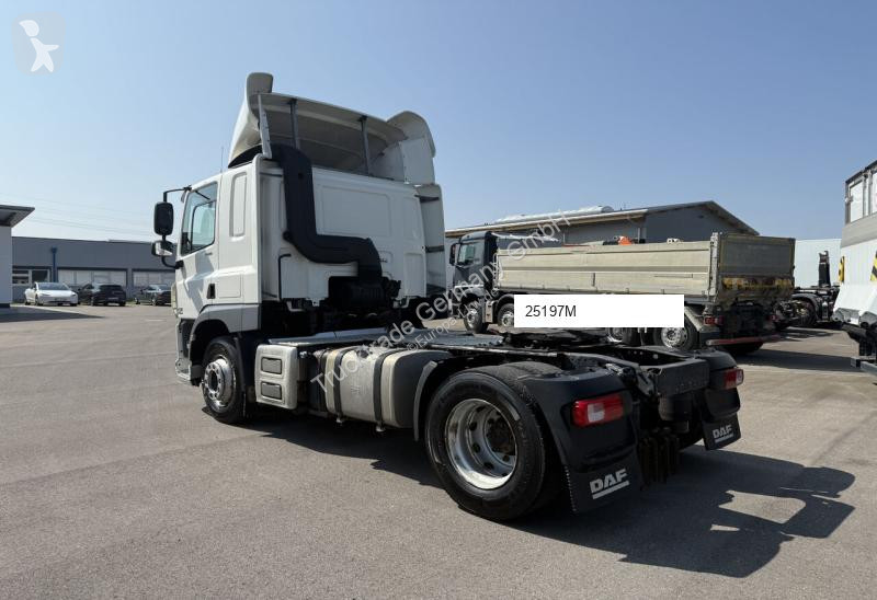 Traktor DAF CF400