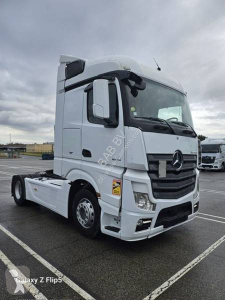 Traktor Mercedes