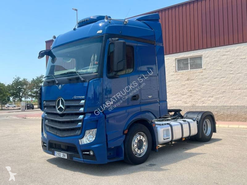 Traktor Mercedes