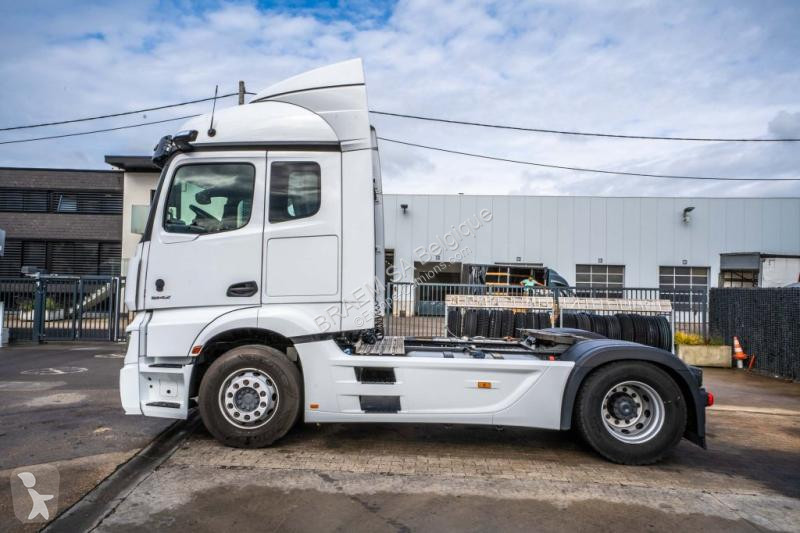 Traktor Mercedes 1842 LS