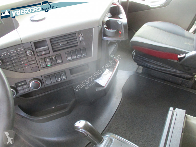 Tracteur Volvo 420 PK