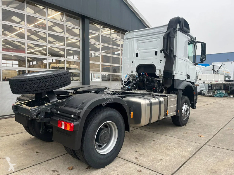 Tractor Mercedes 2045 S 4x2 Tractor Head