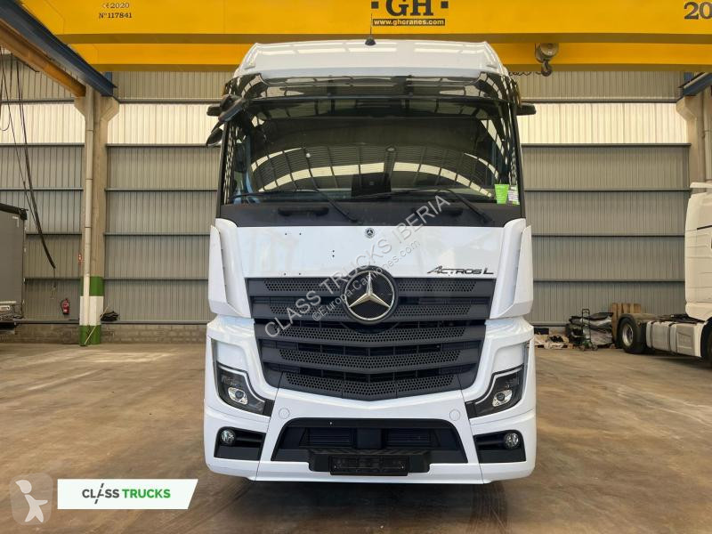 Traktor Mercedes 5 1845 BigSpace