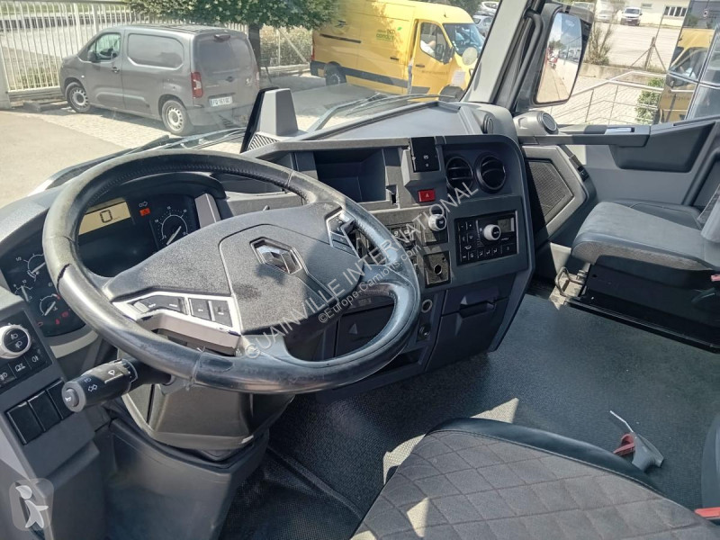 Traktor Renault 460 Gamme T