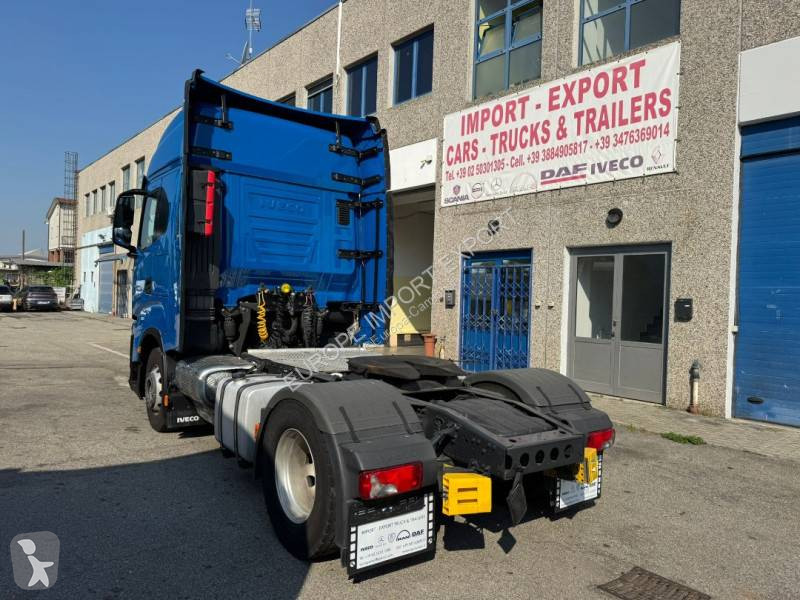Traktor Iveco
