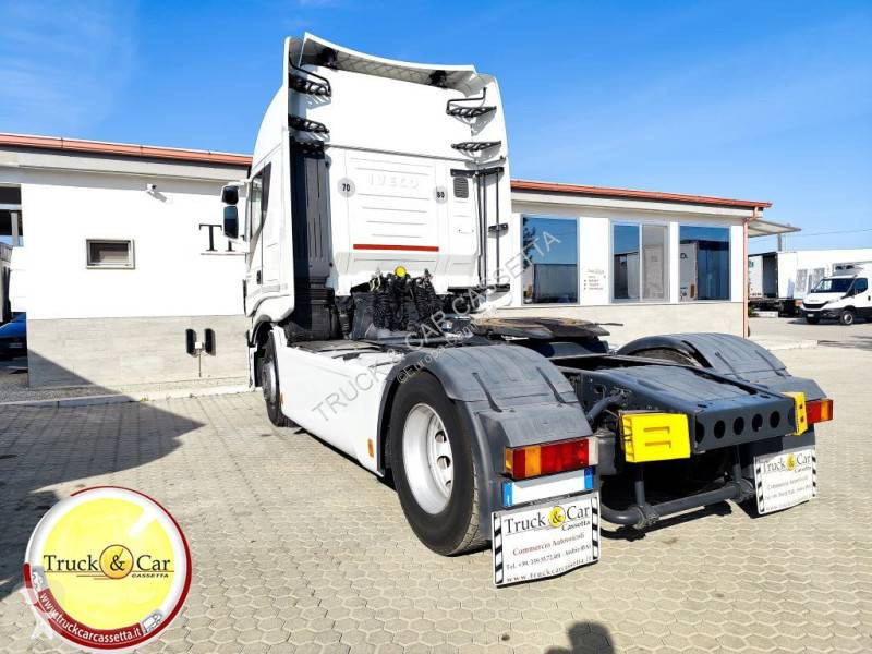 Tahač Iveco