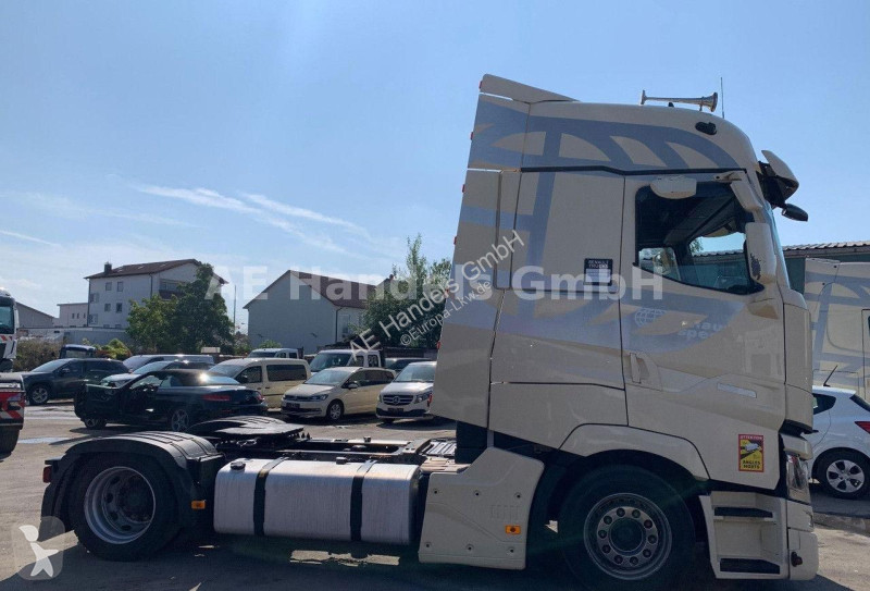 Traktor Renault T HIGH 520