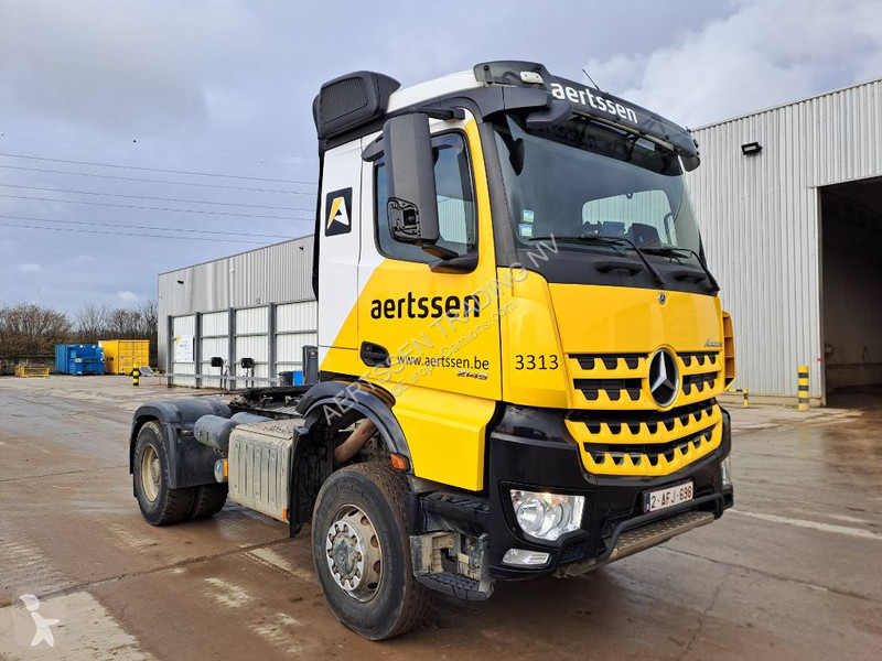 Traktor Mercedes 2045