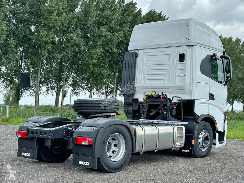 Tractor Iveco AS440S43T/P ON Tractor Head (15...