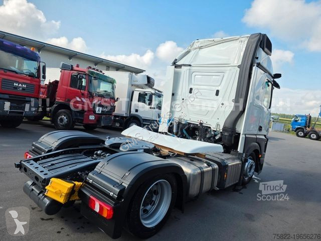 Trekker Mercedes 1842 / NEU - 0KM / Mega / Unfall