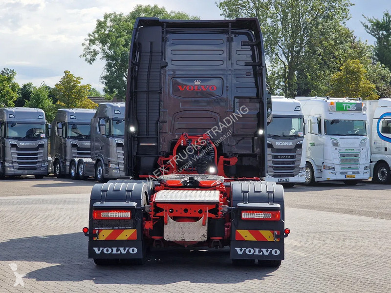 Traktor Volvo 13540 Globetrotterl XL 6x4 -...