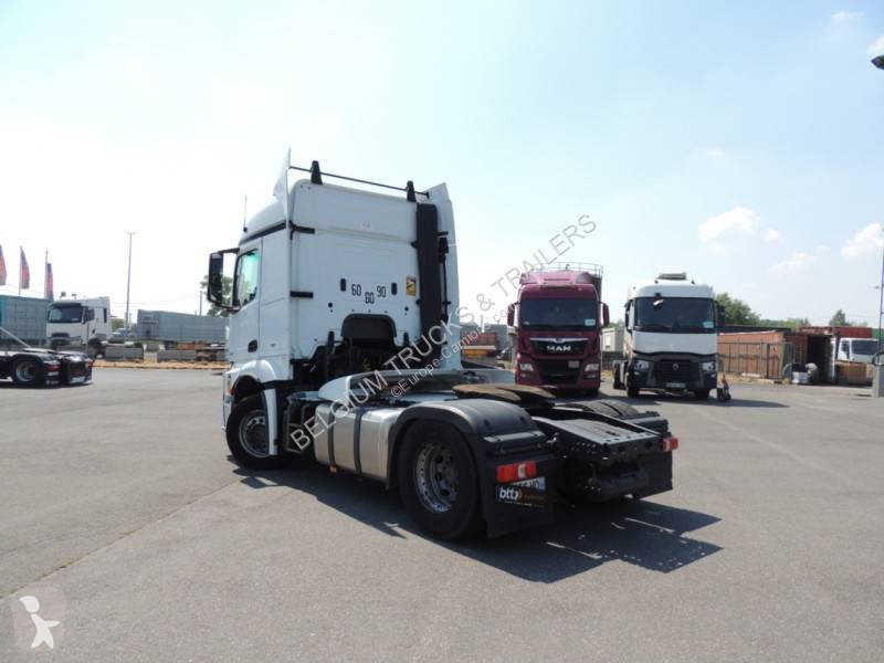 Traktor Mercedes