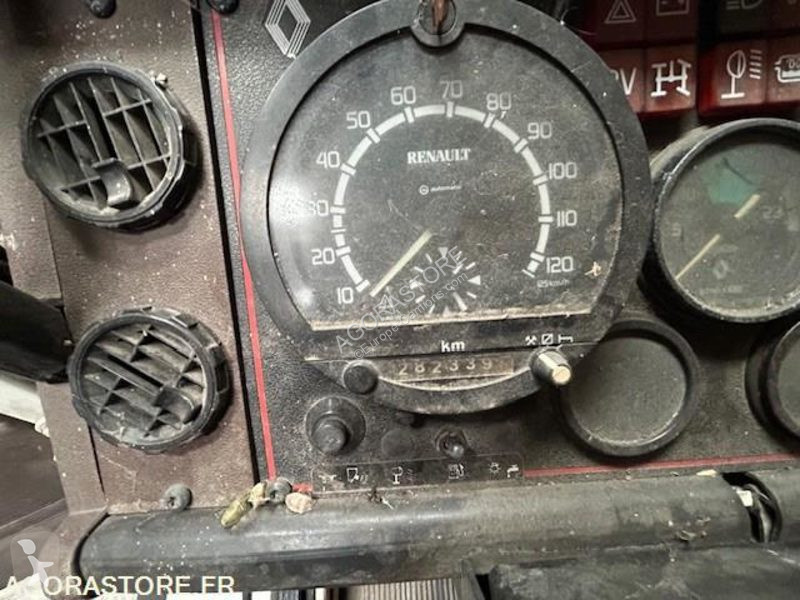 Traktor Renault C290