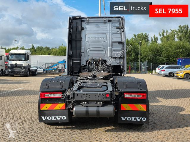 Tahač Volvo / Retarder / Standklima / TV / 6D