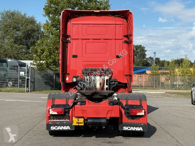 Traktor Scania...