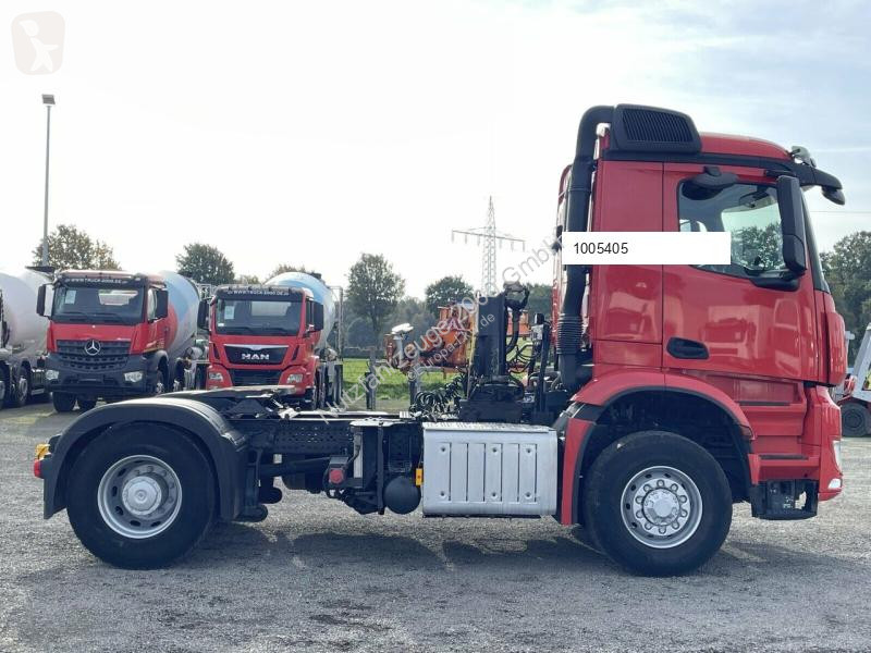 Traktor Mercedes