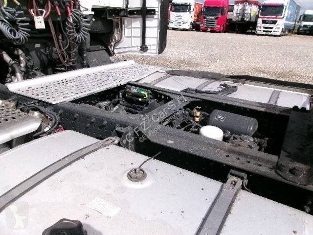 Tahač Iveco