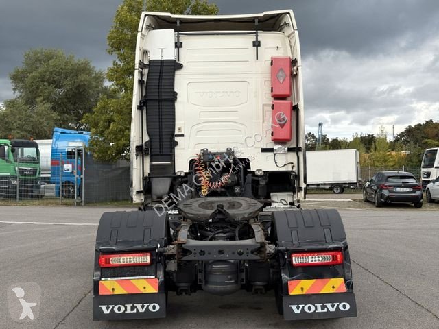 Tahač Volvo...
