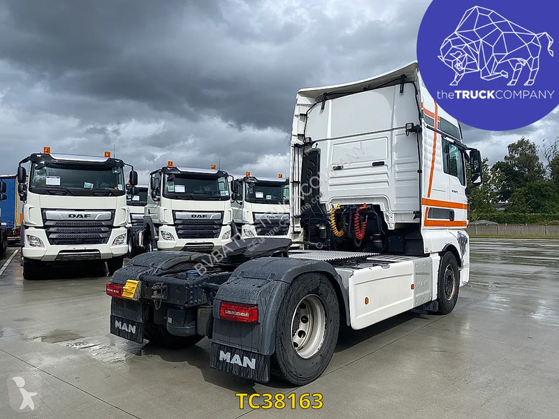 Traktor MAN 470