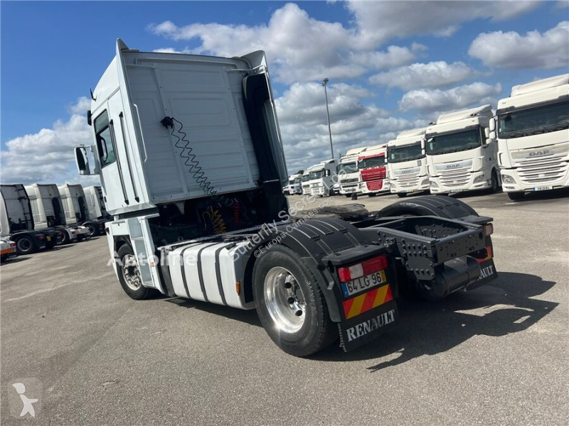 Cap tractor Renault AE 440