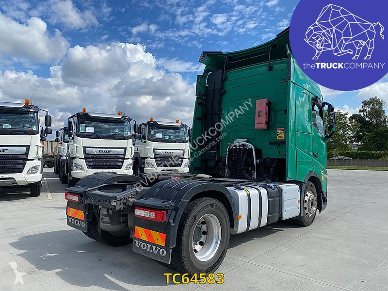 جرار Volvo 500