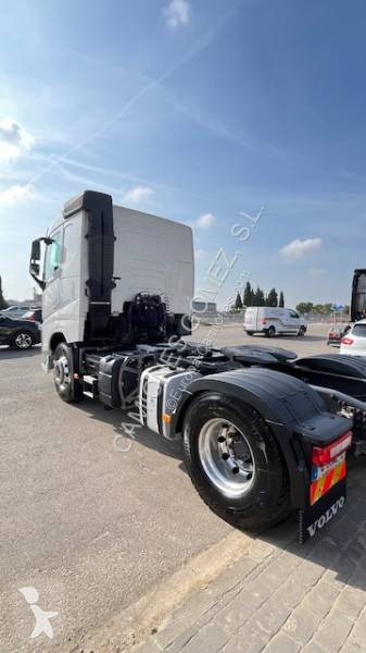 جرار Volvo
