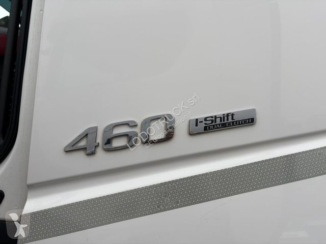 جرار Volvo 460