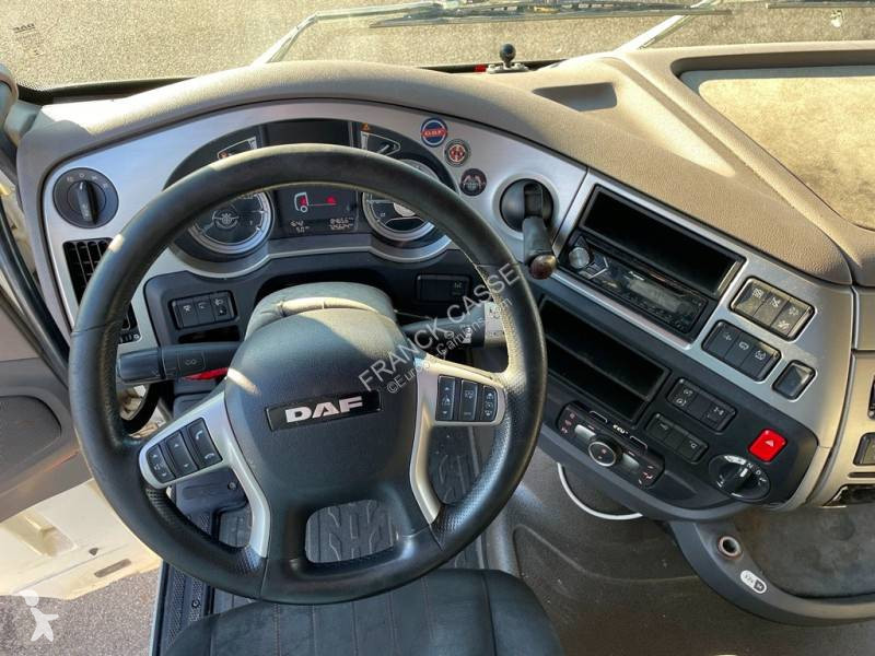 Nyergesvontató DAF 530