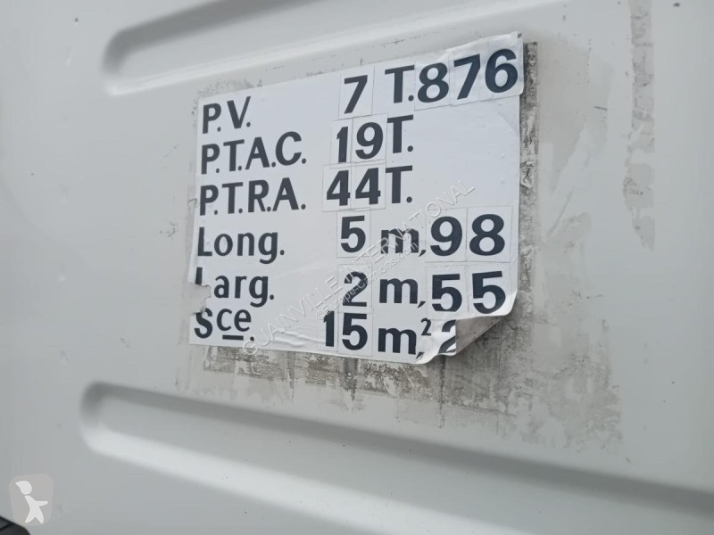 جرار Volvo 480
